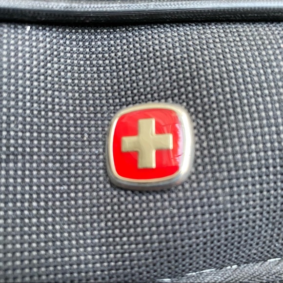 Wenger Brand Messenger Bag - Picture 2 of 7